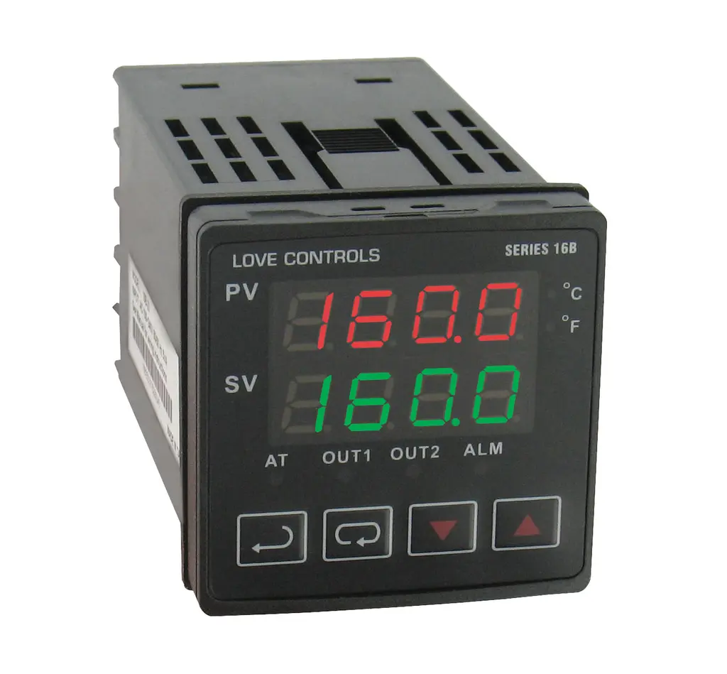 1/16 DIN temperature/process controller, voltage pulse output 1 and relay output 2.